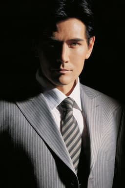 Photo of Kris Phillips