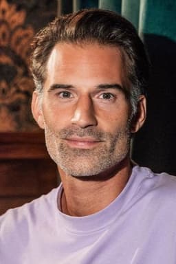 Photo of Sean Dhondt