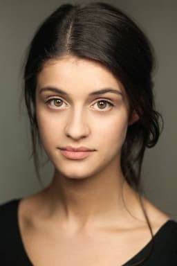 Photo of Anya Chalotra