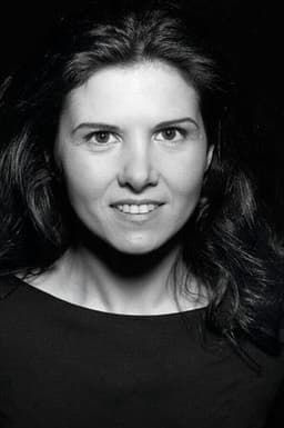 Photo of Isabel Naveira