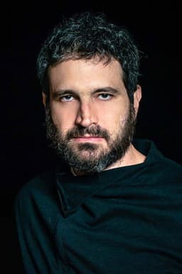 Photo of Caco Ciocler