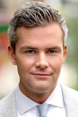 Photo of Ryan Serhant