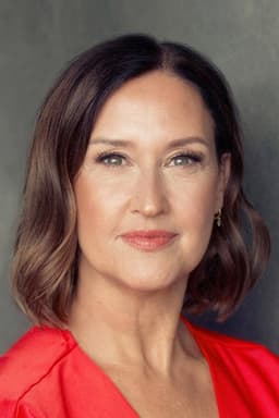 Photo of Angela Lonsdale
