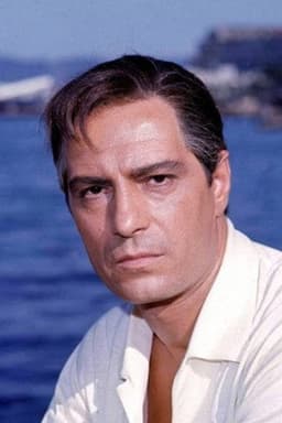 Photo of Nino Manfredi