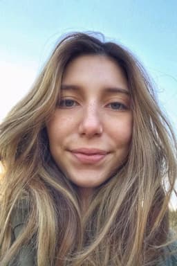 Photo of Karen Simionato