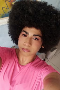 Photo of Laura Assis