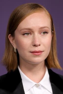 Photo of Hannah Einbinder