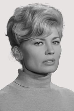 Photo of Nadia Sanders