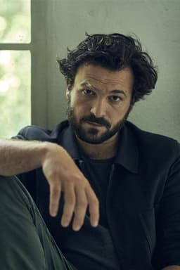 Photo of Thibaut Évrard