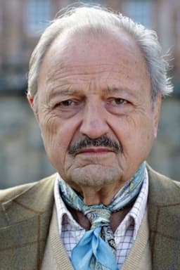 Photo of Peter Bowles