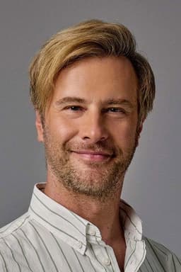 Photo of Özgür Çevik