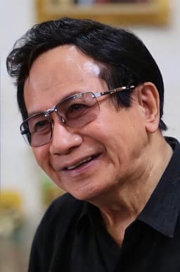 Photo of Sombat Metanee