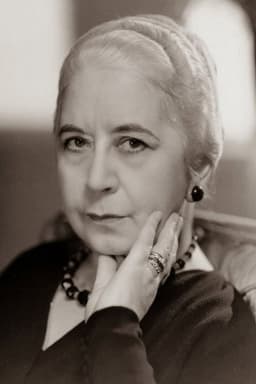 Photo of Louise Closser Hale