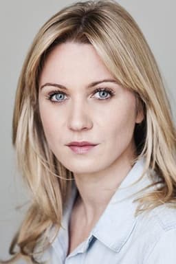 Photo of Lara Clear