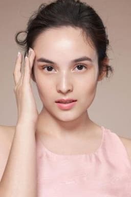Photo of Chelsea Islan