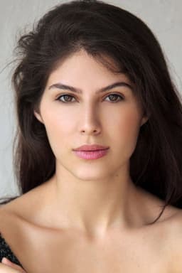 Photo of Elnaaz Norouzi