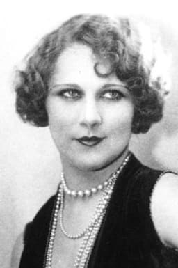 Photo of Louise Lovely