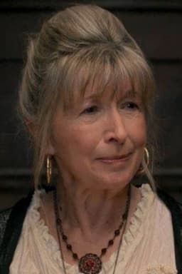 Photo of Maureen Thomas