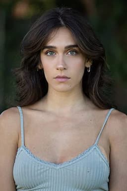 Photo of Izabel Pakzad