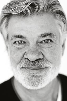 Photo of Matthew Kelly