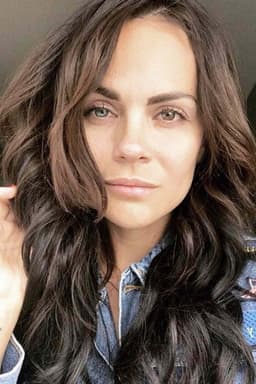 Photo of Laura Carmine