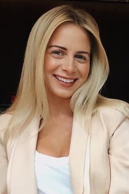 Photo of Raquelle Stevens