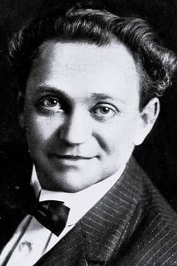 Photo of Max Asher