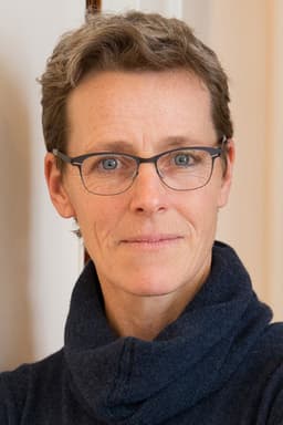 Photo of Kate Brown