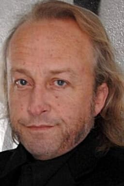 Photo of Levi Henriksen