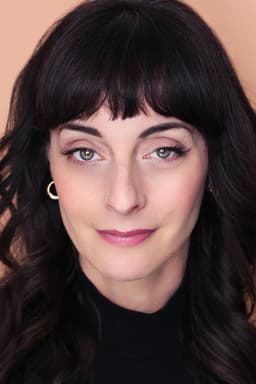 Photo of Lindsay Ames