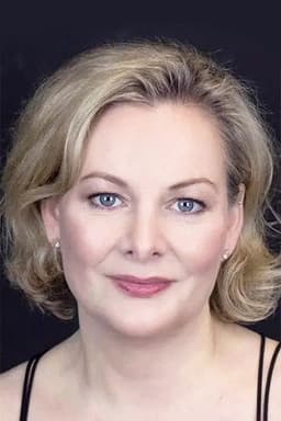 Photo of Sara Stewart