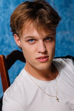 Photo of Oliver Cameron