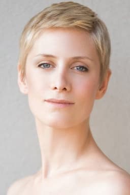 Photo of Gemma Bond