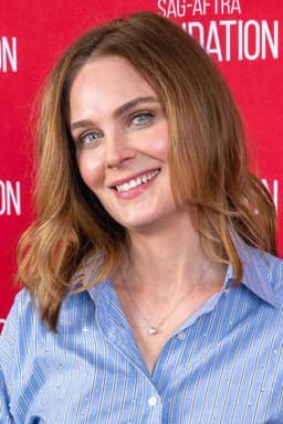 Photo of Emily Deschanel