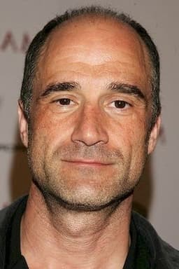 Photo of Elias Koteas
