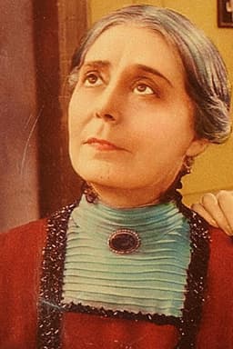 Photo of Louise Carter