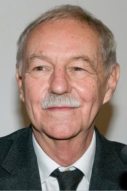 Photo of Eduardo Mendoza