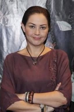 Photo of Rowiena Umboh