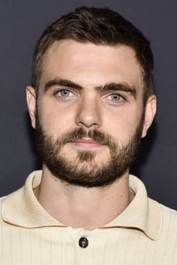 Photo of Alex Roe