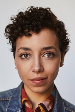 Photo of Claire Saunders