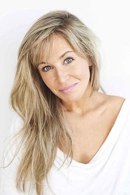 Photo of Steph Lynn Robinson