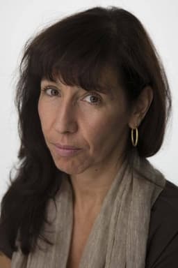 Photo of Lisa Leone