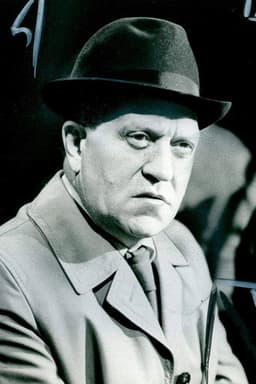 Photo of Roddy McMillan