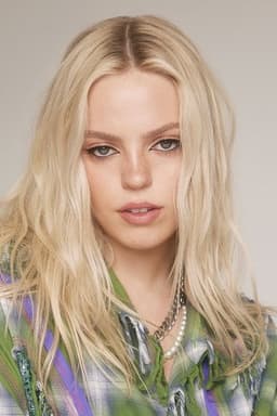 Photo of Reneé Rapp