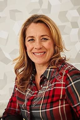 Photo of Sarah Beeny