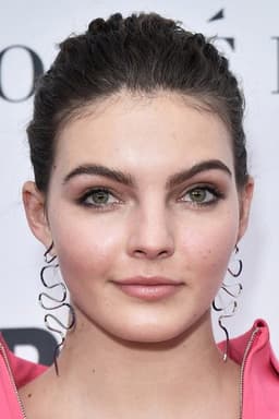 Photo of Camren Bicondova