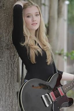 Photo of Chloé Caroline