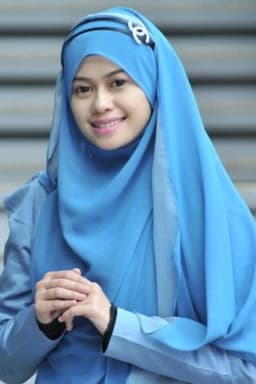 Photo of Heliza Helmi