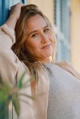Photo of Laura Behague