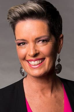 Photo of Tracey Holmes